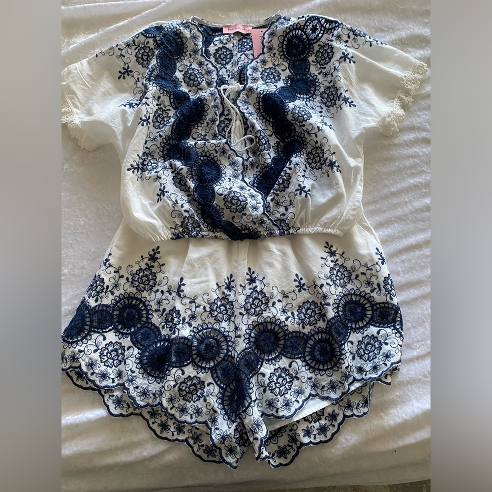 For Sale: Two piece lace short set